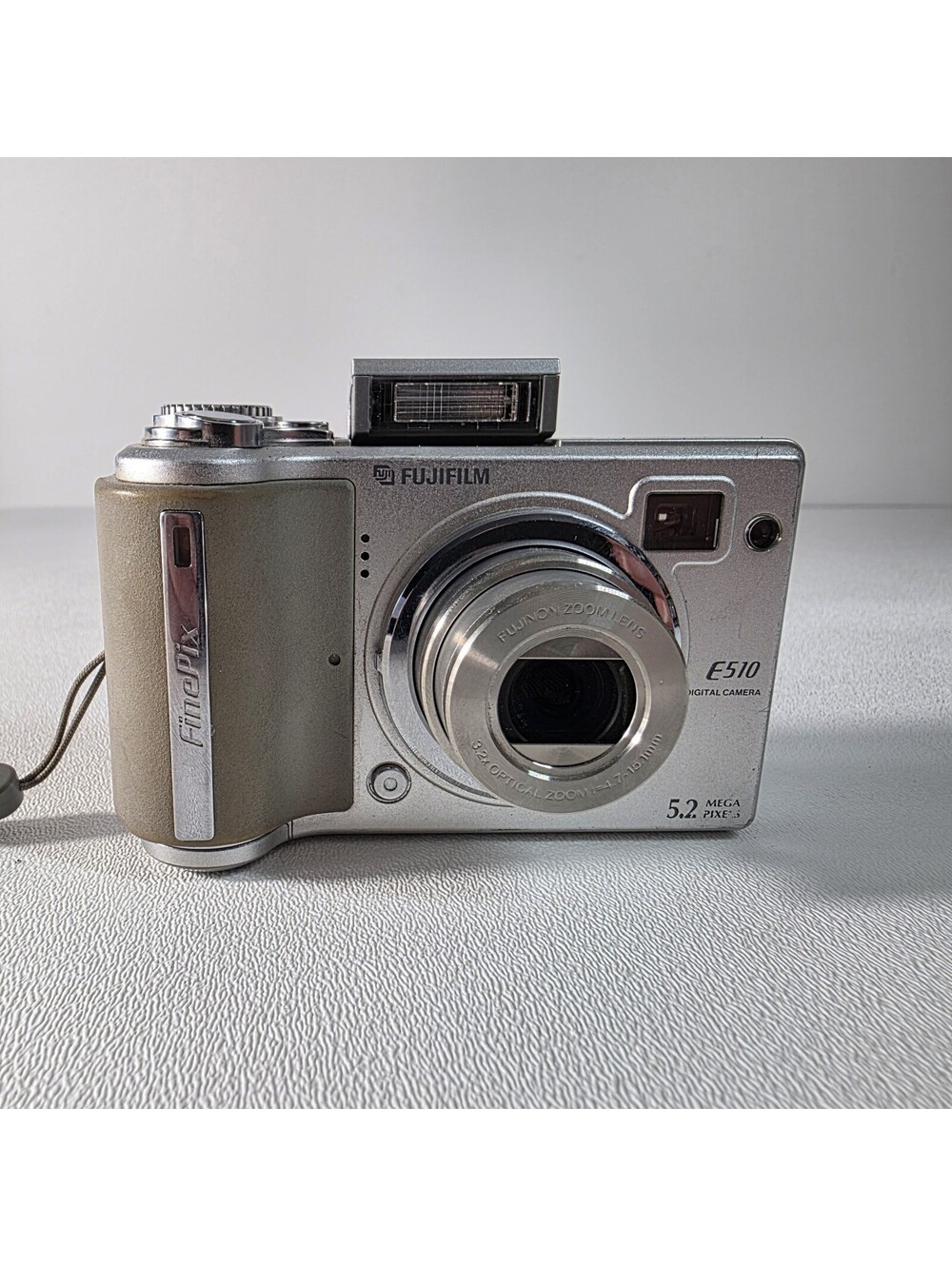 Fujifilm FinePix E510 Compact Digital Camera 5.2MP Silver 3x Zoom USB - No XD